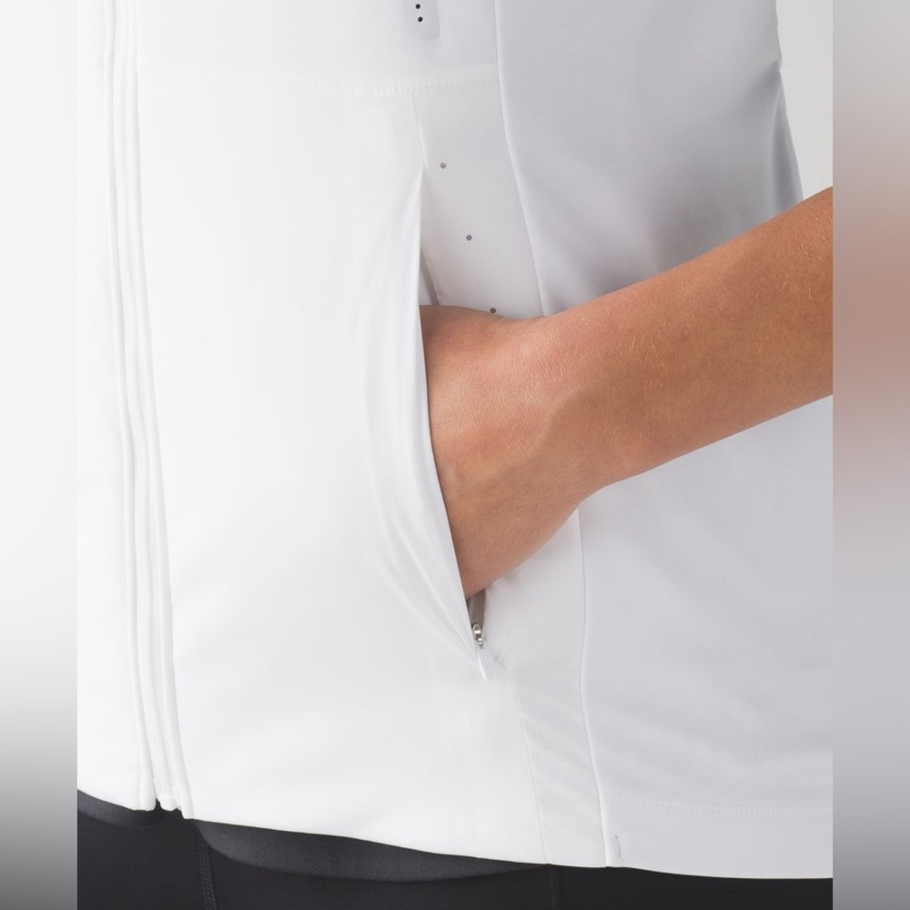 Lululemon Run For Cold PrimaLoft Insulated Athletic Vest - White - Size 2 - Picture 8 of 8